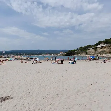 Appartement St-cyr - Studio Avec Balcon, Vue Mer Et Proche Plage