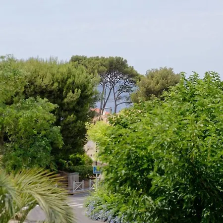 St-cyr - Studio Avec Balcon, Vue Mer Et Proche Plage Apartment
